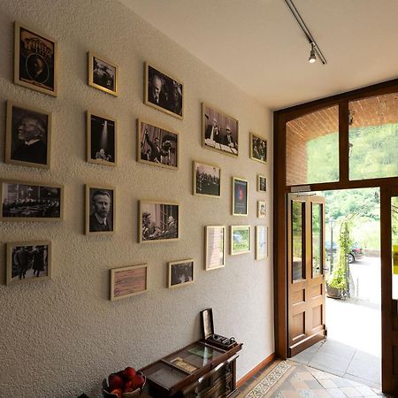 Hotel Alte Buergermeisterei Ediger-Eller Bagian luar foto