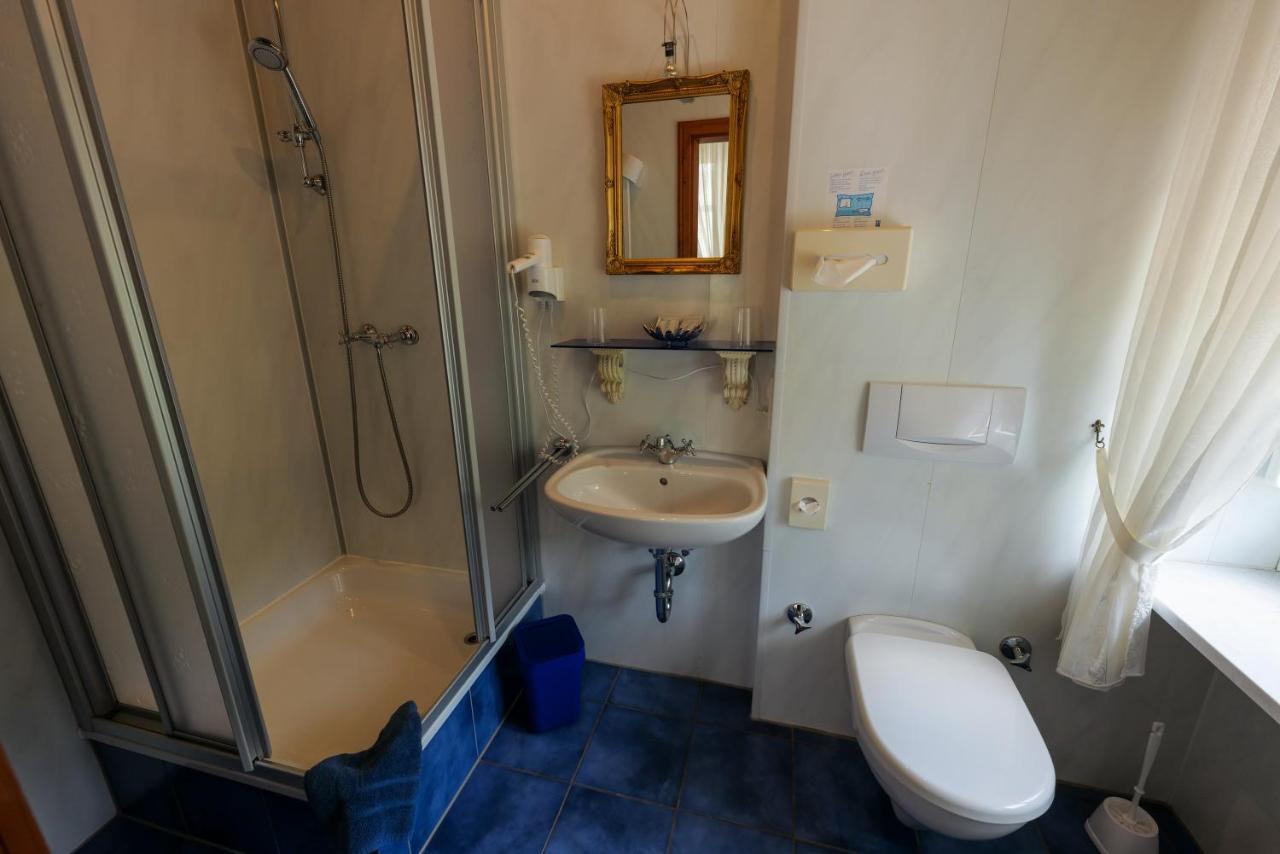 Hotel Alte Buergermeisterei Ediger-Eller Bagian luar foto