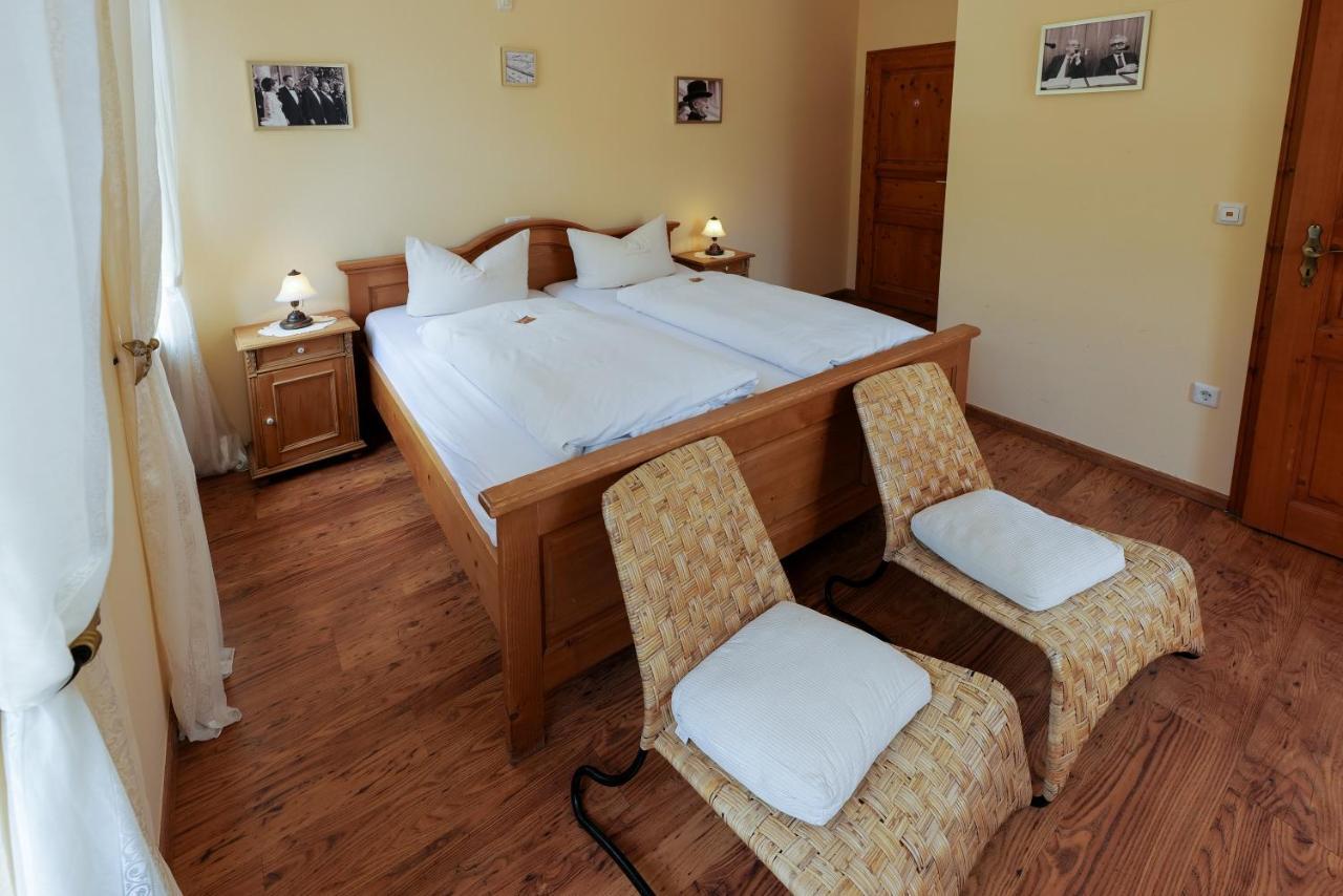 Hotel Alte Buergermeisterei Ediger-Eller Bagian luar foto