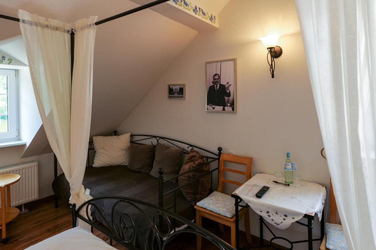 Hotel Alte Buergermeisterei Ediger-Eller Bagian luar foto