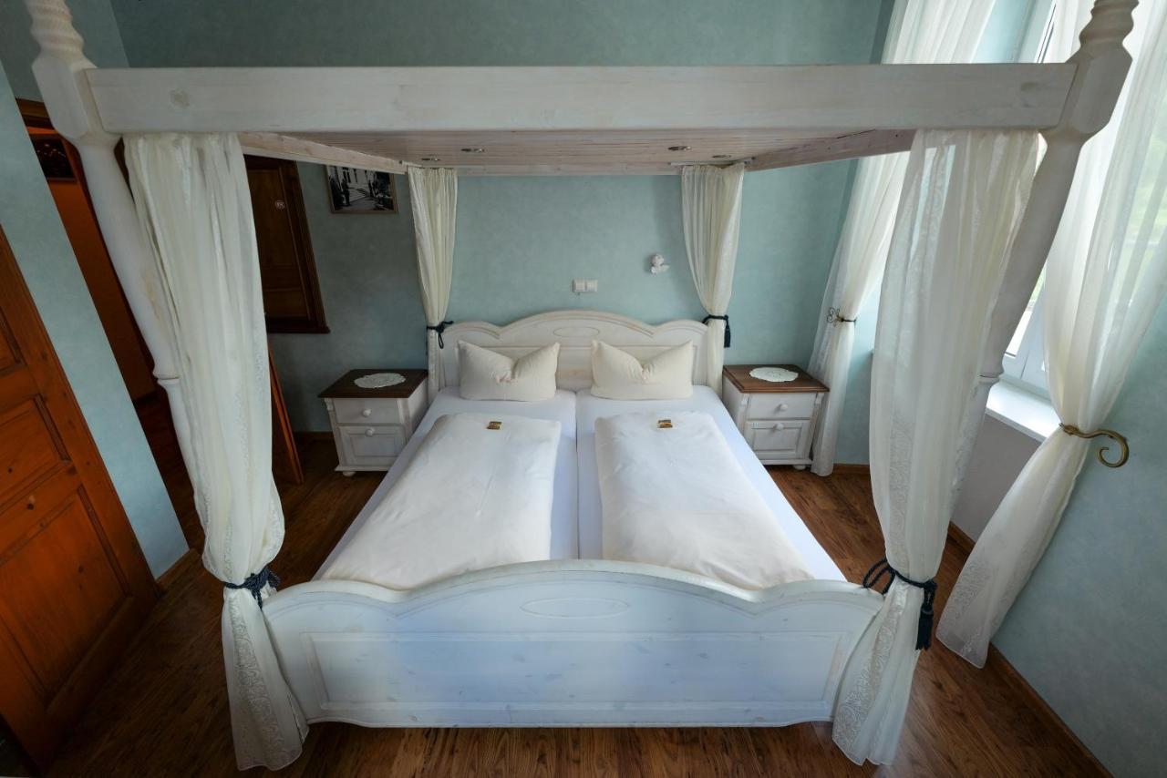 Hotel Alte Buergermeisterei Ediger-Eller Bagian luar foto