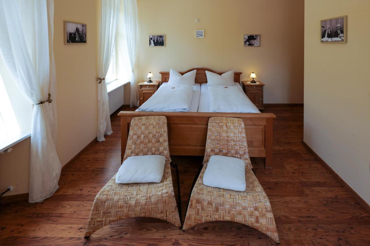 Hotel Alte Buergermeisterei Ediger-Eller Bagian luar foto