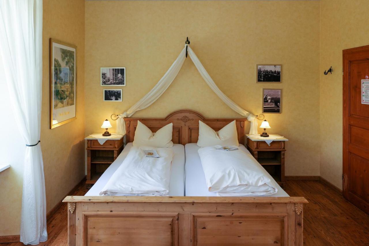 Hotel Alte Buergermeisterei Ediger-Eller Bagian luar foto